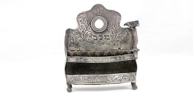 למכירה חנוכיות עתיקות מהמאות ה-18 וה-19
