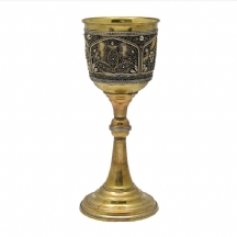 גביע דקורטיבי עשוי מתכת משובץ אבני טורקיז