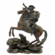 פסל ברונזה עתיק בדמות נפוליאון בונפרטה