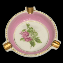 מאפרה עשויה פורצלן