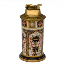 מצת ישן עשוי פורצלן ומתכת ומעוטר