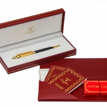 עט מתוצרת 'קרטיה' (Must De Cartier)
