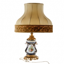 מנורה שולחנית עשויה מתכת ושולבת פורצלן צרפתי עתיק מתוצרת "אולד פריס"