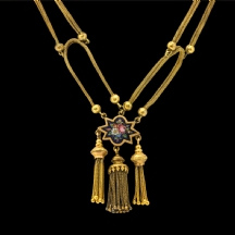 סט תכשיטים (ענק וזוג עגילים) עשוי זהב