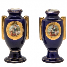 זוג אגרטלים ישנים בסגנון וינאי