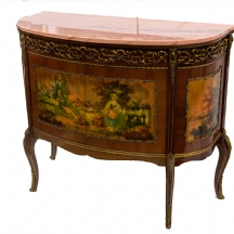 שידה ישנה בסגנון עתיק