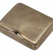 קופסת טבק עתיקה עשויה כסף