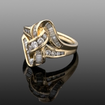 טבעת זהב ישנה משובצת יהלומים