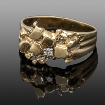 טבעת זהב ישנה משובצת יהלום