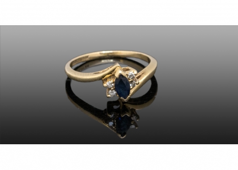 טבעת זהב ישנה משובצת ספירים ויהלומים