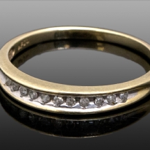 טבעת זהב ישנה משובצת יהלומים