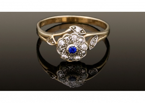 טבעת זהב משובצת ספיר כחול ויהלומים (2645)
