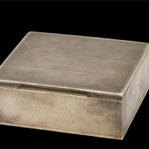 קופסא בלגית ישנה עשויה כסף