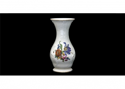 אגרטל מתוצרת 'רוזנטל' 'Rosenthal' עשוי פורצלן  עם עטור פרחים