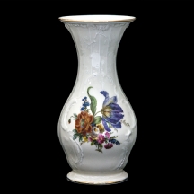 אגרטל מתוצרת 'רוזנטל' 'Rosenthal' עשוי פורצלן  עם עטור פרחים