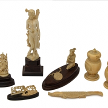 לוט של 5 פרטי שנהב הודים ישנים (X7)