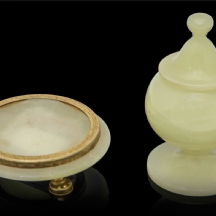 זוג כלים עשויים אוניקס