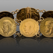 צמיד עשוי זהב