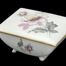 כלי פורצלן ישן מתוצרת 'רוזנטל'