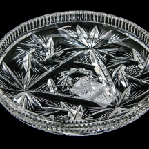 צלוחית ישנה עשויה קריסטל