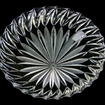 כלי הגשה עשוי קריסטל