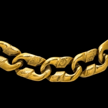 ענק זהב ישן עשוי זהב