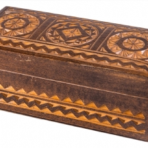 קופסה ישנה עשויה עץ