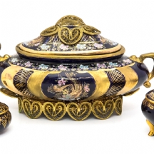 לוט של שלושה כלי חרסינה (X3)