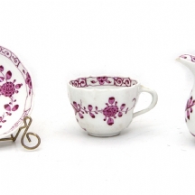 לוט של שלושה כלי פורצלן מתוצרת מייסן