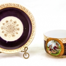 ספל ותחתית ישנים מפורצלן