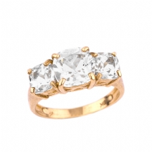 טבעת זהב משובצת ספירים לבנים