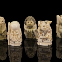 לוט של שבעה פסלונים סיניים יצוקים