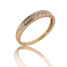 טבעת זהב אנגלית משובצת יהלומים