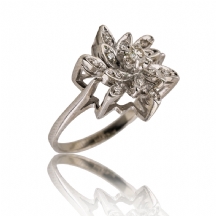 טבעת זהב משובצת יהלומים