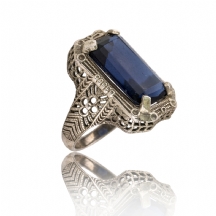טבעת כסף משובצת אבן חן כחולה