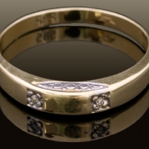 טבעת זהב משובצת יהלומים (1858)