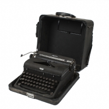 מכונת כתיבה ישנה (וינטאג') מתוצרת: 'Royal'
