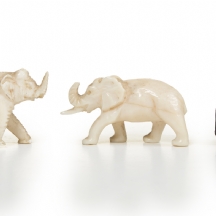 לוט של 3 פסלונים בדמות פילים