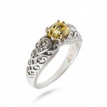 טבעת פלטינה משובצת יהלום צהוב