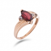 טבעת זהב עם גארנט ויהלומים