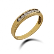 טבעת זהב משובצת אבני זירקוניה