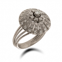 טבעת פלטינה עתיקה משובצת יהלומים
