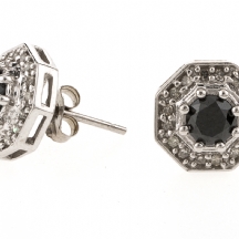 זוג עגילי זהב משובצים יהלומים