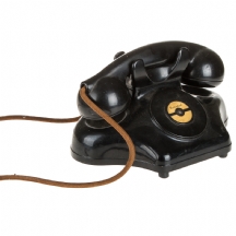 פריט לאספנים - טלפון ישן כפי הנראה משנות ה-40