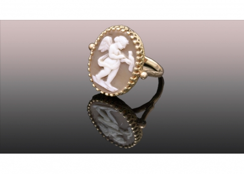 טבעת זהב משובצת מדליון קמיאו   (3126)