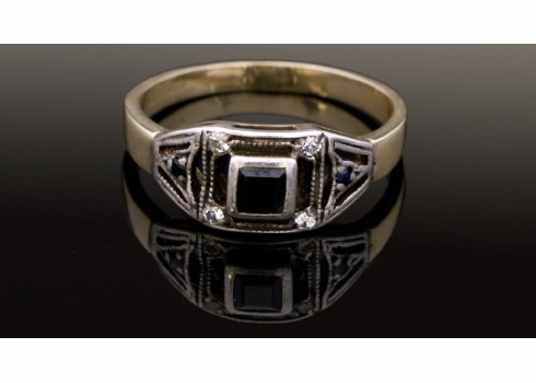 טבעת זהב עתיקה משובצת ספיר ויהלומים   (1833)