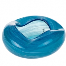 כלי עשוי זכוכית בגוון כחול