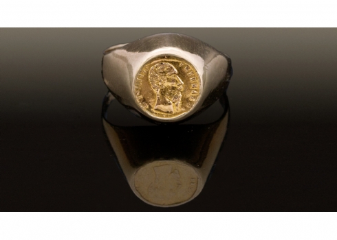 טבעת זהב עתיקה משובצת מטבע זהב מכסיקני   (2020)
