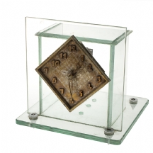 שעון שולחני מזכוכית ומתכת