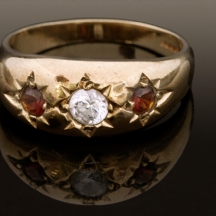 טבעת זהב משובצת זירקוניה וגרנאטים   (2844)